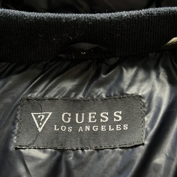 Guess puffer women’s jacket. - Picture 3 of 7